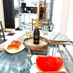 https://elegant-2-bedrooms-wifi-free.adeje-hotels.com